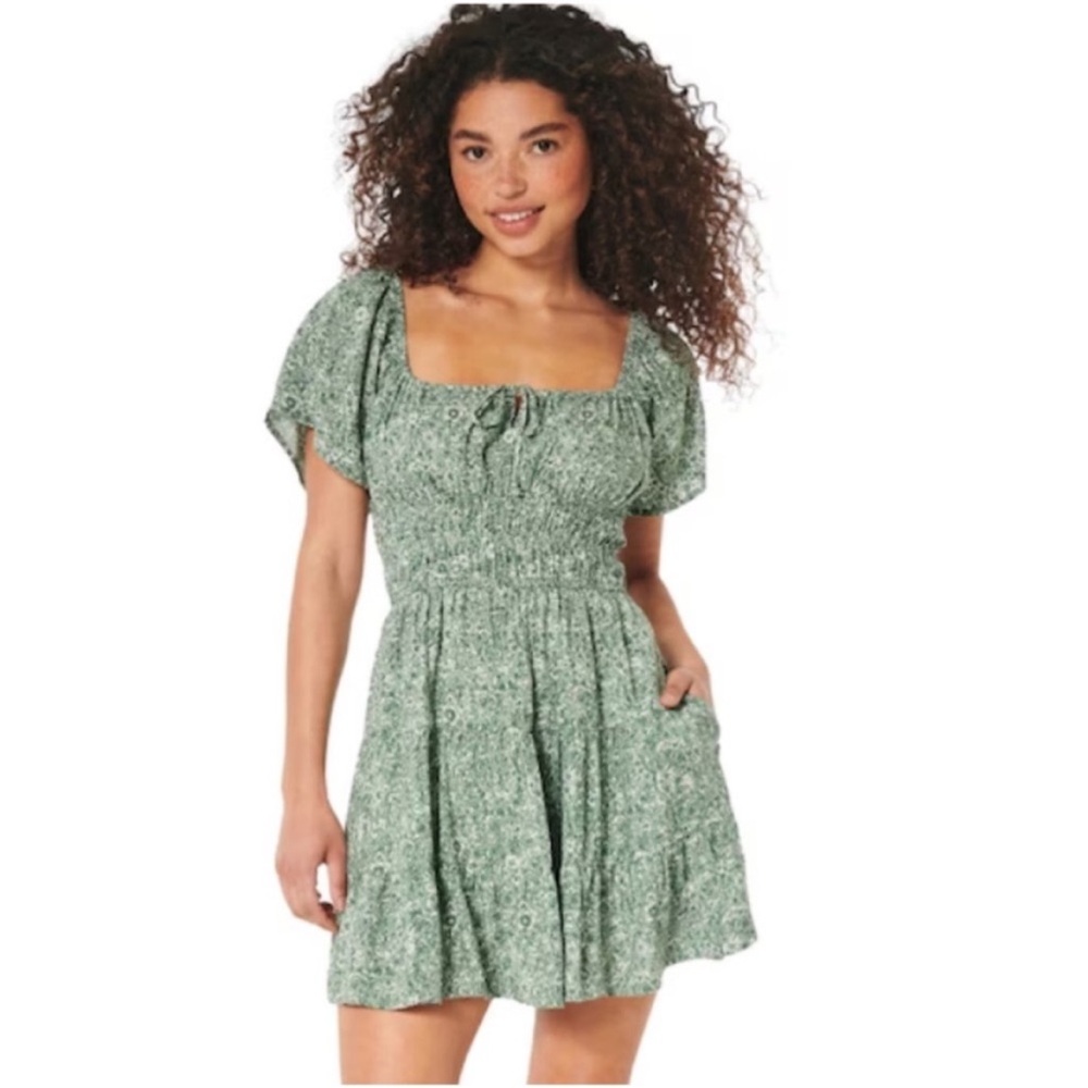 Hollister Green Floral Women's Dress, size Small Tall